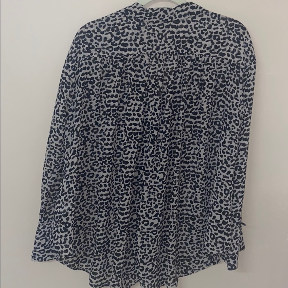 Cheetah Collard Blouse - Picture 9 of 11